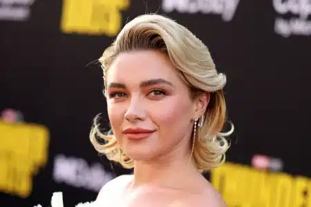 Florence Pugh em evento de cinema durante o Festival de Cannes