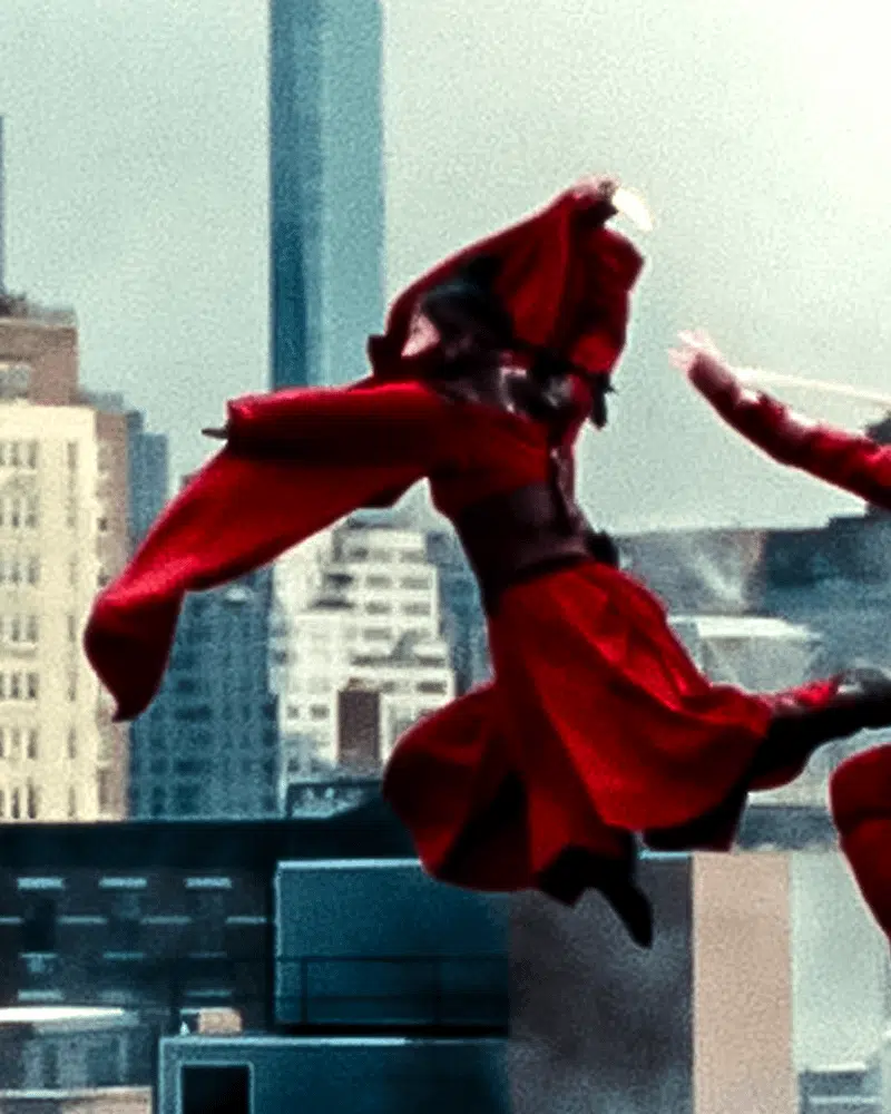 Mariko Yashida em cena de ação do filme Homem-Aranha Um Novo Dia 2026