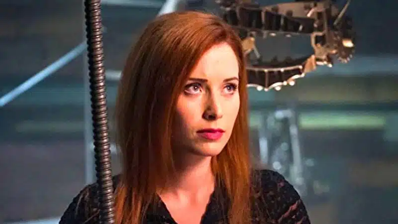 Jigsaw, o icônico assassino da franquia Saw, em cena que remete ao contrato perdido de Hannah Emily Anderson