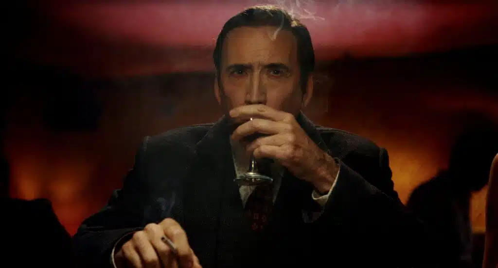 Nicolas Cage muda de sotaque em Spider-Noir para ensinar o personagem a ser humano Nicolas Cage como Spider-Man Noir com sotaque distintivo no filme