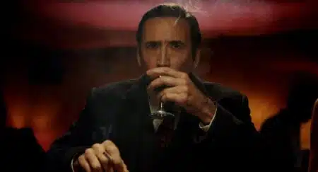 Nicolas Cage como Spider-Man Noir com sotaque distintivo no filme