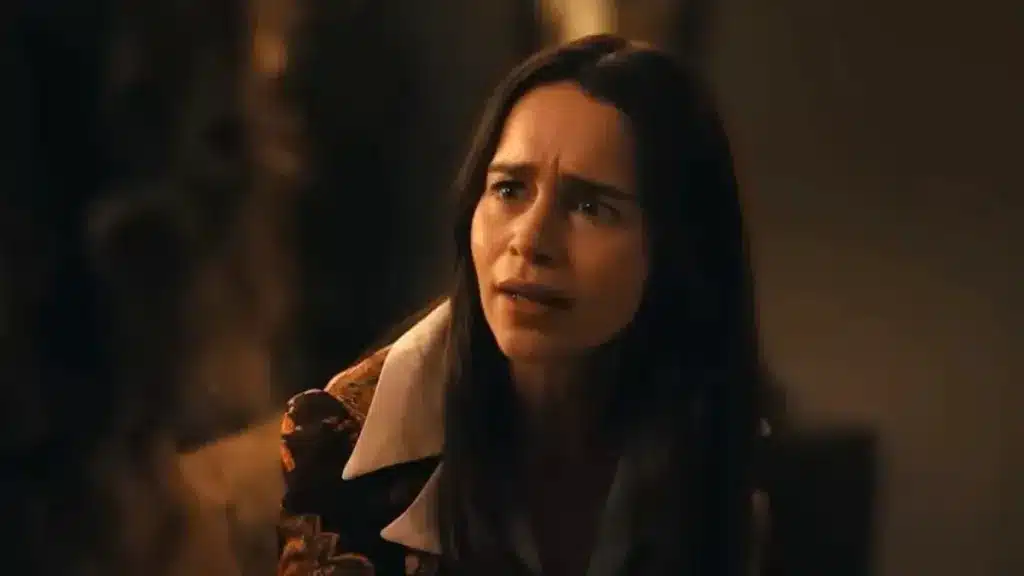 Emilia Clarke atriz de Game of Thrones em entrevista desmentindo informações sobre salário