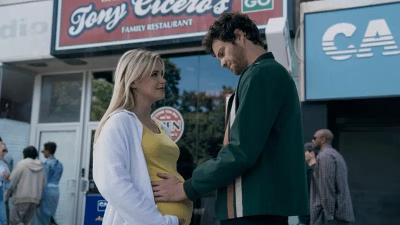 Annie e Hughie em cena de The Boys, personagens principais que não retornarão nos spinoffs