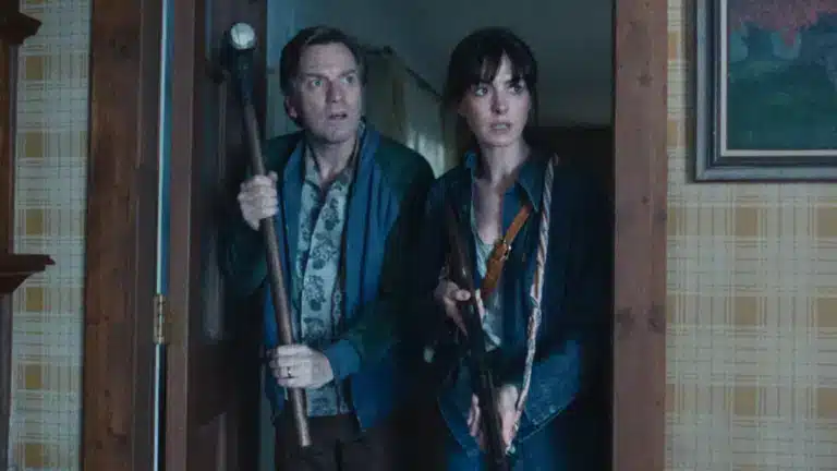 Anne Hathaway e Ewan McGregor em cena de O Fim Da Rua, série sci-fi da Warner Bros