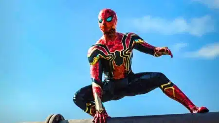 Luva de teia do Homem-Aranha com poder de soco revelado em novo dia dos quadrinhos