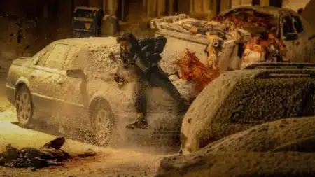 Zach Cregger, diretor de Residente Maligno, fala sobre reações dos fãs ao trailer do filme