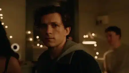 Homem-Aranha: um Novo Dia vai devastar fãs de Peter e MJ, diz Zendaya Peter Parker em cena do filme Homem-Aranha: um Novo Dia