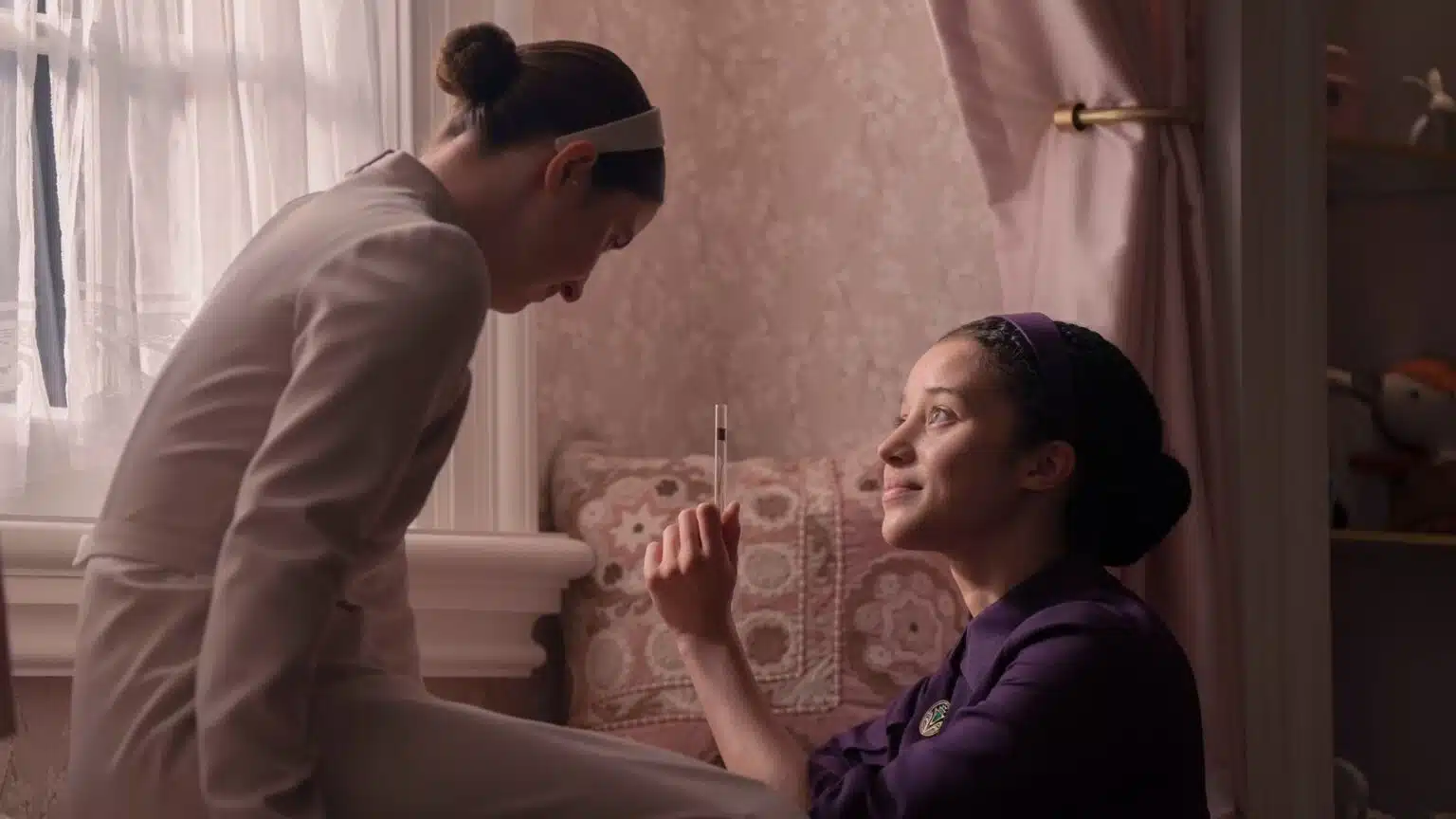 Cena de Os Testamentos, sequência de The Handmaid's Tale, que estreia seu final em abril de 2026
