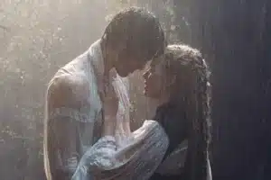 Margot Robbie e Jason Elordi em O Morro dos Ventos Uivantes adaptação HBO Max