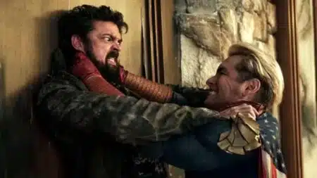Cena da 5ª temporada de The Boys mostrando Capitão Pátria em momento intenso