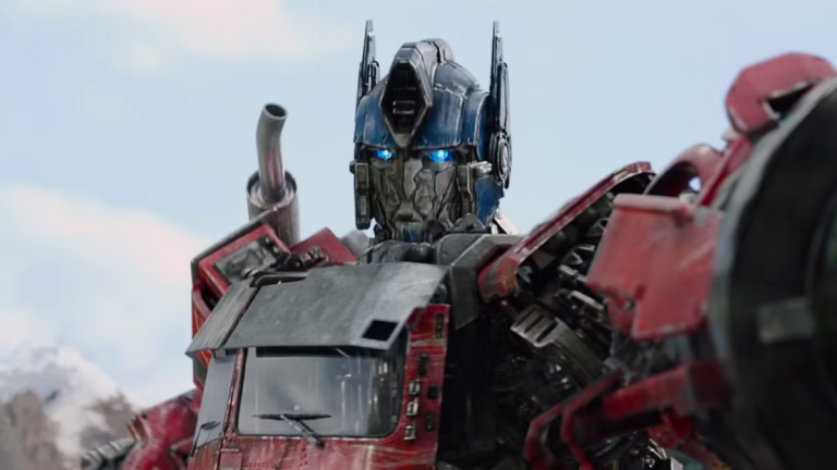 Optimus Prime em cena do filme Transformers: Rise of the Beasts