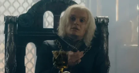 A Casa do Dragão 3ª temporada chega com 97% no Rotten Tomatoes, melhor nota da série Cena de batalha épica da 3ª temporada de A Casa do Dragão com dragões e fogo