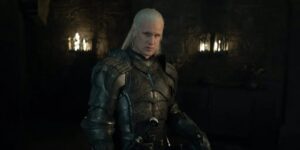 Rhaenyra Targaryen com espada no Trono de Ferro - Casa do Dragão 3x02