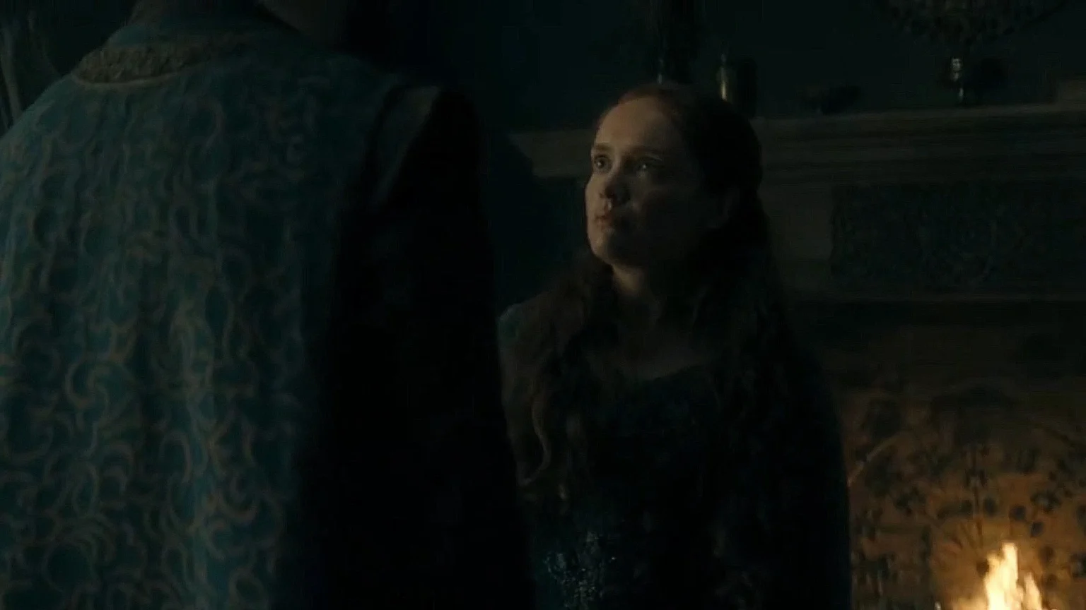 A Casa do Dragão adicionou uma cena de agressão que não existe no livro e o motivo não está claro Alicent Hightower em cena de agressão com Lord Jasper em A Casa do Dragão S3E2