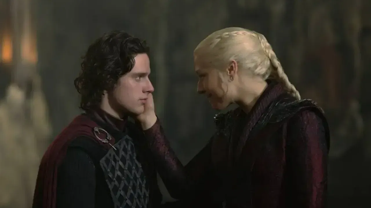 Jacaerys Velaryon e a Rainha Rhaenyra em cena de A Casa do Dragão