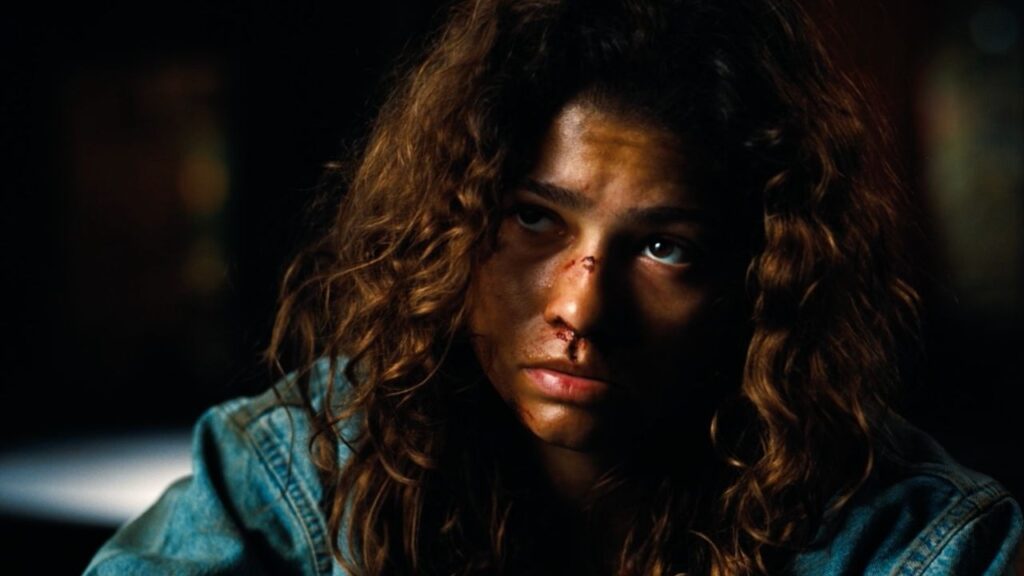 A conversa difícil entre Zendaya e Sam Levinson sobre a morte de Rue em Euphoria Zendaya como Rue Bennett em cena dramática da terceira temporada de Euphoria