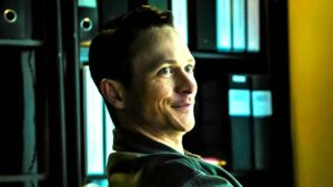 Adam em Eu Vou Te Encontrar é vilão ou mocinho? as verdadeiras lealdades do personagem Adam Mackenzie em cena dramática de I Will Find You Netflix