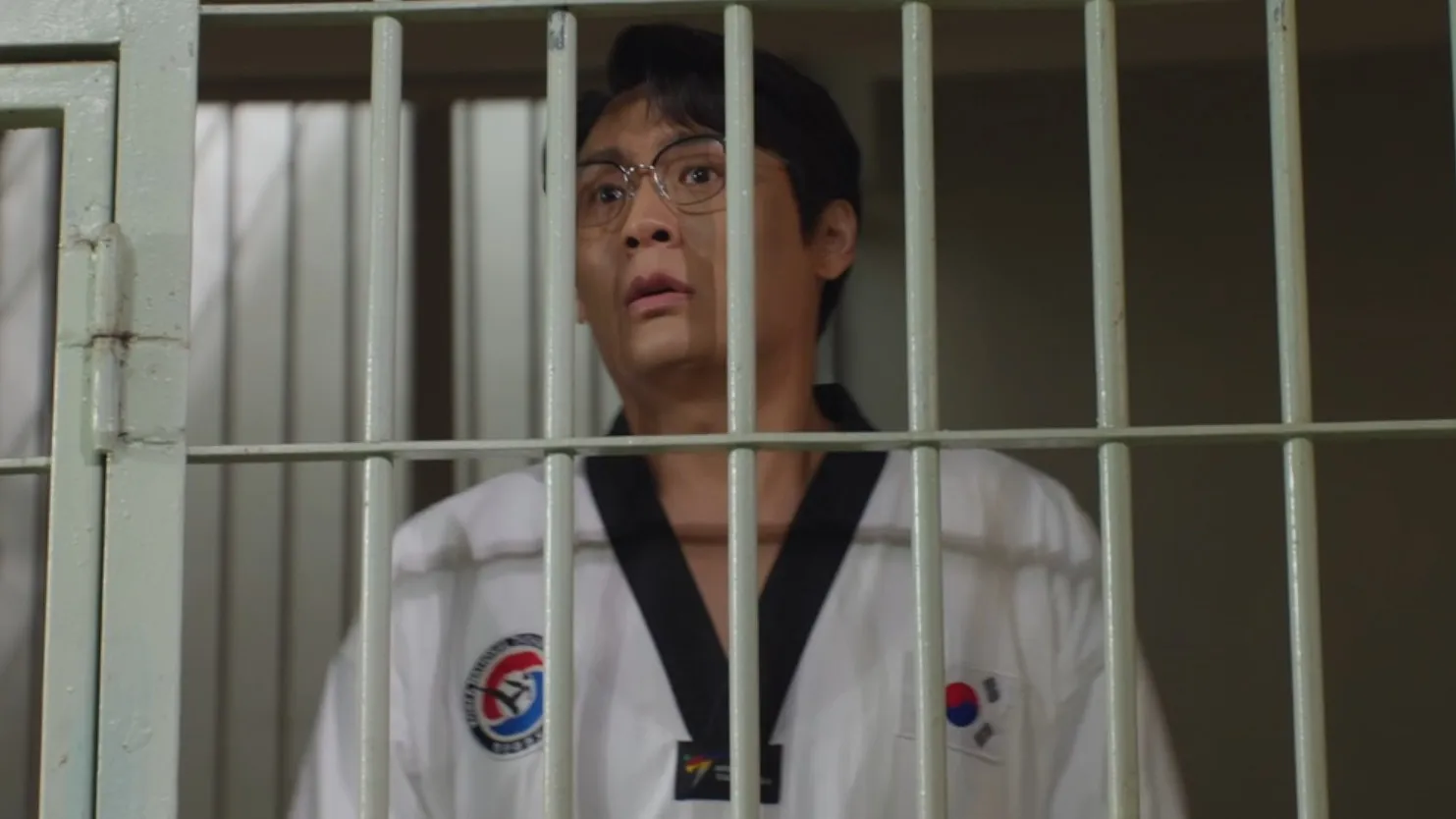 Choi Dae-hoon em cena do episódio 2 de Agent Kim Reactivated