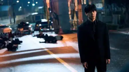 Cena do dorama Aprendendo a Lição da Netflix com personagens da Agência de Proteção