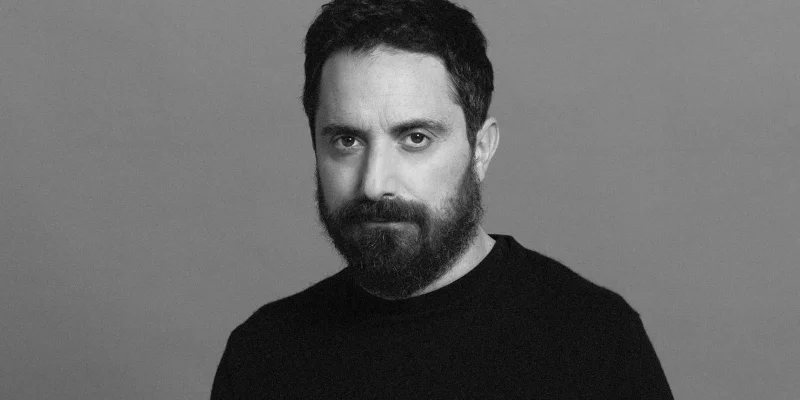 Kane Parsons diretor Backrooms 20 anos A24 set filmagem