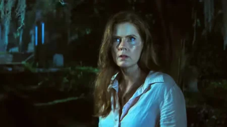 Cabo do Medo: o episódio 4 revela que Nevaeh é filha de Max Cady Cena do episódio 4 de Cabo do Medo, intitulado Pierced, série do Apple TV+