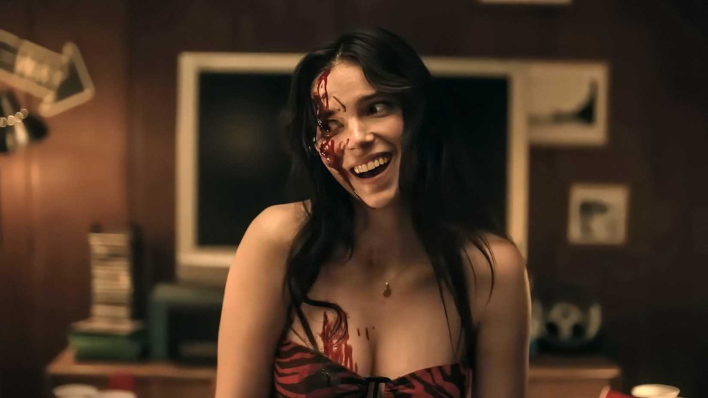 Cena de filme de horror com atmosfera sombria e elementos visuais de suspense
