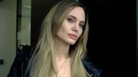 Angelina Jolie como Maxine Walker em Couture