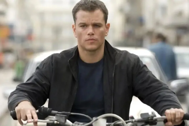 Matt Damon & Daniels’ Sci-Fi Movie Update Hints at Big Plot Details como 4 Join elenco