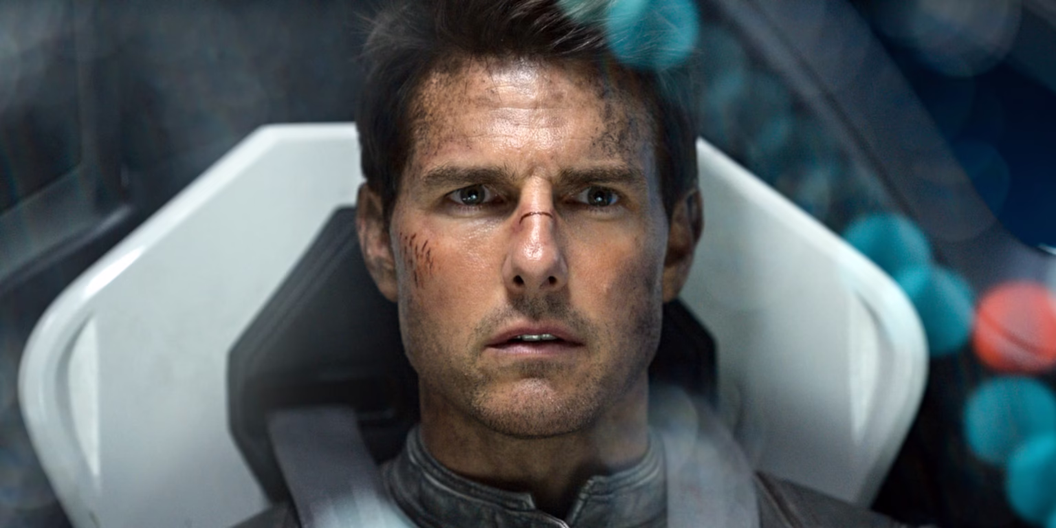 Tom Cruise em Oblivion (2013), filme superado por Dia D na bilheteria