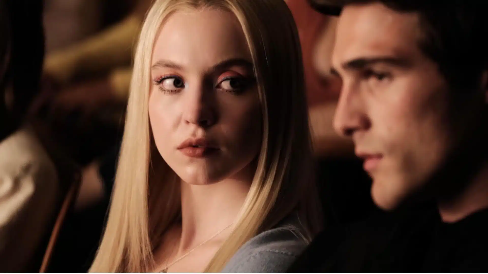 Cassie e Nate como casal adulto nos subúrbios no episódio final de Euphoria