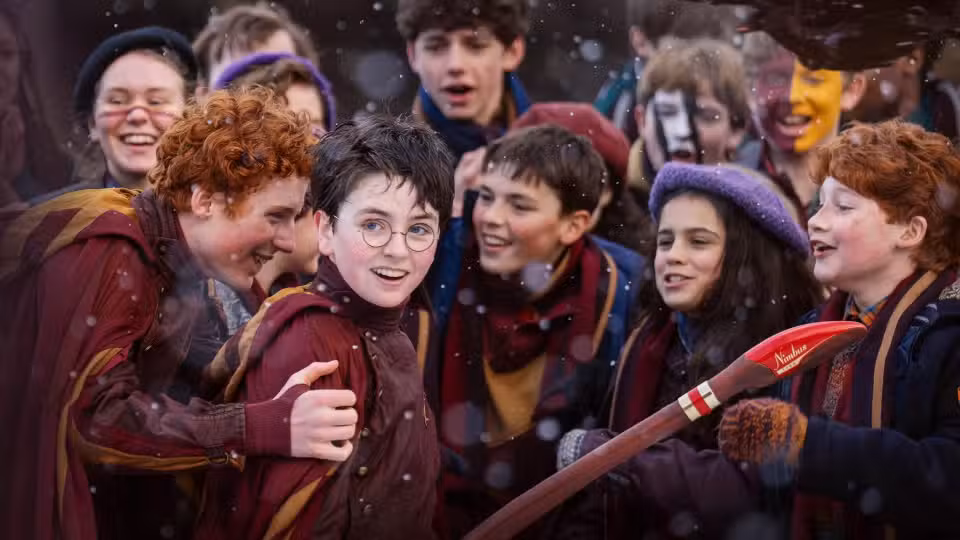 Harry Potter: HBO confirma Arthur Weasley, Murta que Geme e Colin Creevey Team Gryffindor in 1ª temporada of the Harry Potter TV show