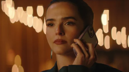 Zoey Deutch e Nick Robinson em Mensagens Para Isabelle Netflix