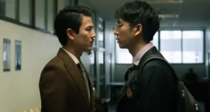 Cena da série tailandesa No Limite da Lei Netflix mostrando personagens em tensão moral