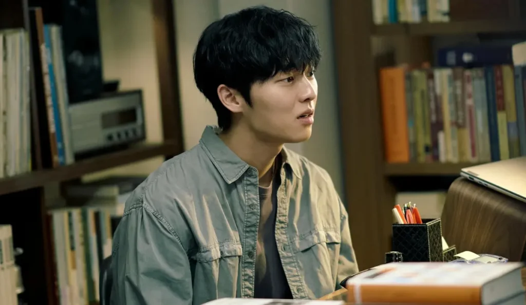 Cena de interação entre Choi Min-sik e Choi Hyun-wook em aula particular