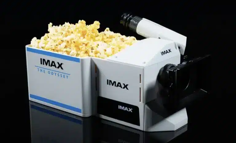 Balde de pipoca de The Odyssey que é uma câmera IMAX de verdade esgotada