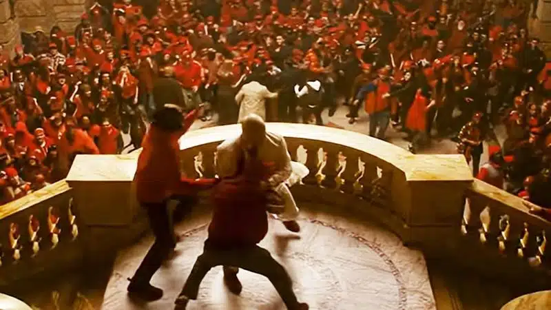 Cena de luta entre Demolidor e Kingpin no final da 2ª temporada de Demolidor: Renascido