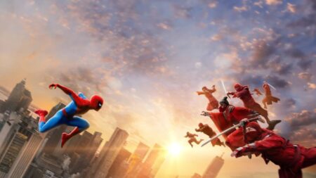 Peter Parker como Homem-Aranha sofrendo transformação física sobrenatural em Homem-Aranha: Um Novo Dia