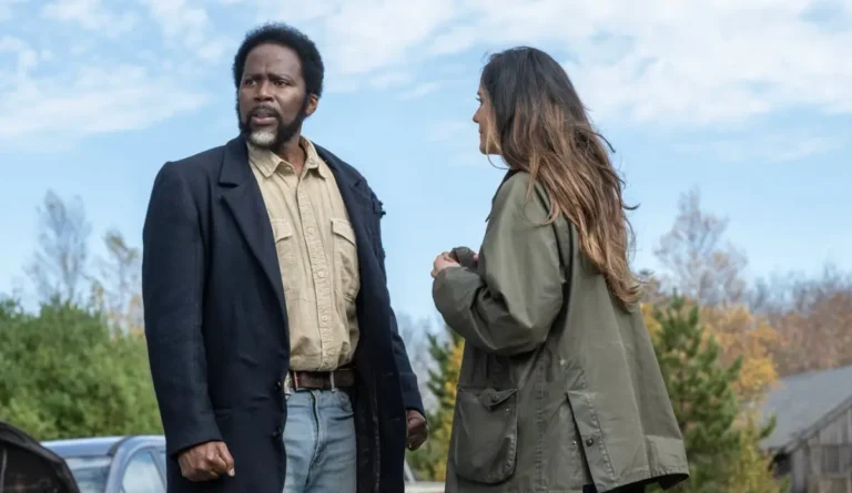 Boyd manipula árvore das garrafas em cena de tensão do episódio 10 de Origem