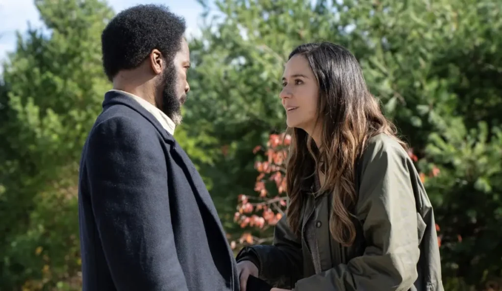 Boyd ao lado de personagens-chave de Origem em momento de tensão, na reta final da 4ª temporada