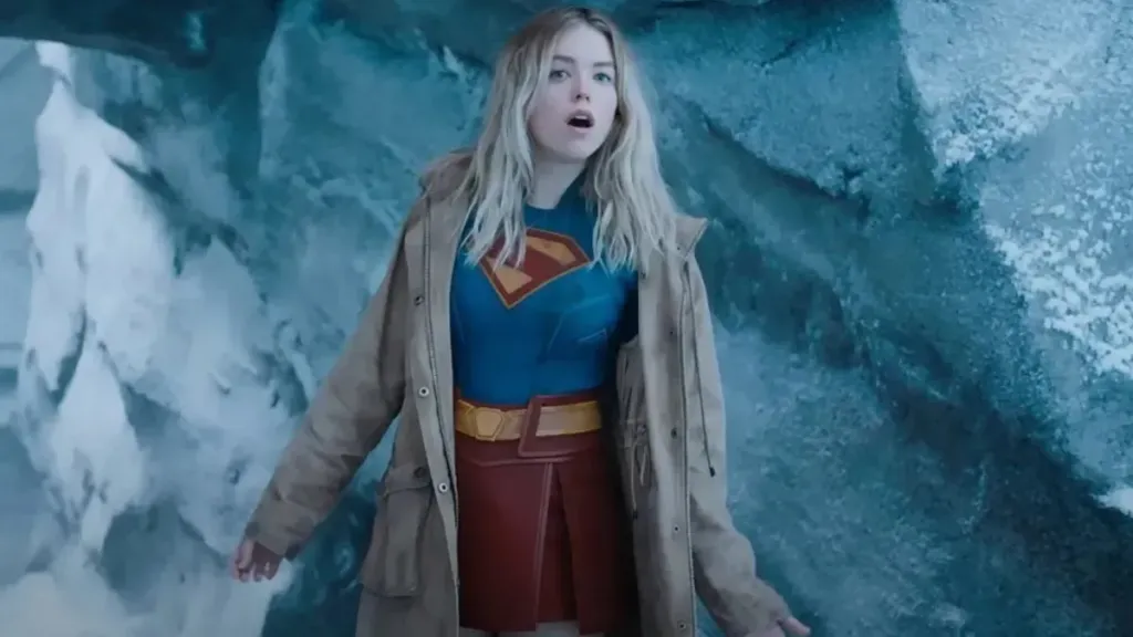 Craig Gillespie, diretor de Supergirl: Woman of Tomorrow, durante produção do filme do DCU