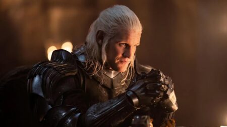 Príncipe Daemon Targaryen em A Casa do Dragão temporada 3 montado em Caraxes durante a Dança dos Dragões