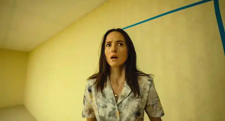 Cena do filme Backrooms: um Não-Lugar, produção A24 que quebrou recorde com 81 milhões na estreia nos EUA