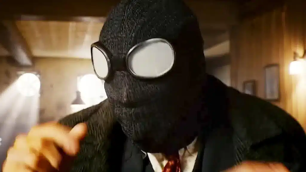 Spider-Noir em cena de luta em bar, mostrando ação e combate do personagem