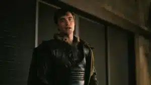 Robert Pattinson como Antinous em A Odisseia, inspirado em vilão de Cassino