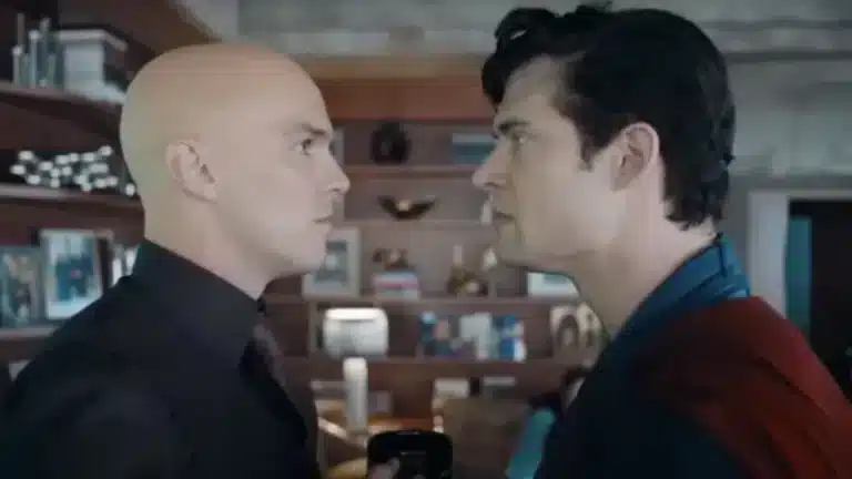 Cena de produção de Homem do Amanhã mostrando confronto entre Superman e Lex Luthor