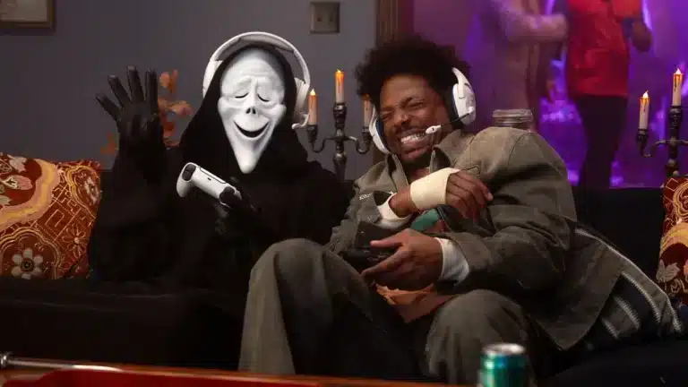 Cena do filme Todo Mundo em Pânico 6 com os Wayans em cena de comédia e horror