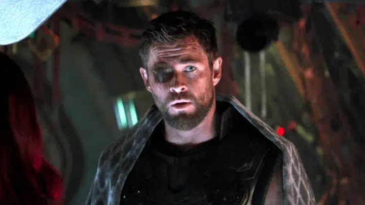 Thor em cena de Vingadores: Doutor Destino
