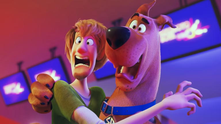 Scooby-Doo: A Origem chega à Netflix em 2027 com elenco adolescente e McKenna Grace Shaggy e Scooby-Doo no filme Scoob, personagens icônicos da franquia animada