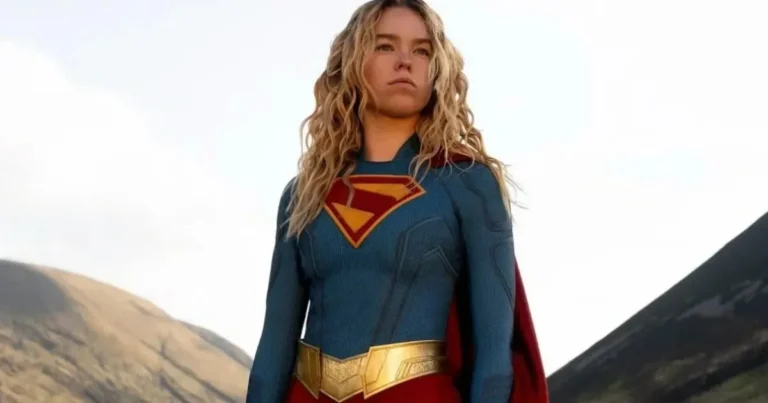 Supergirl em cena de ação do filme 2026 do DCU com Milly Alcock