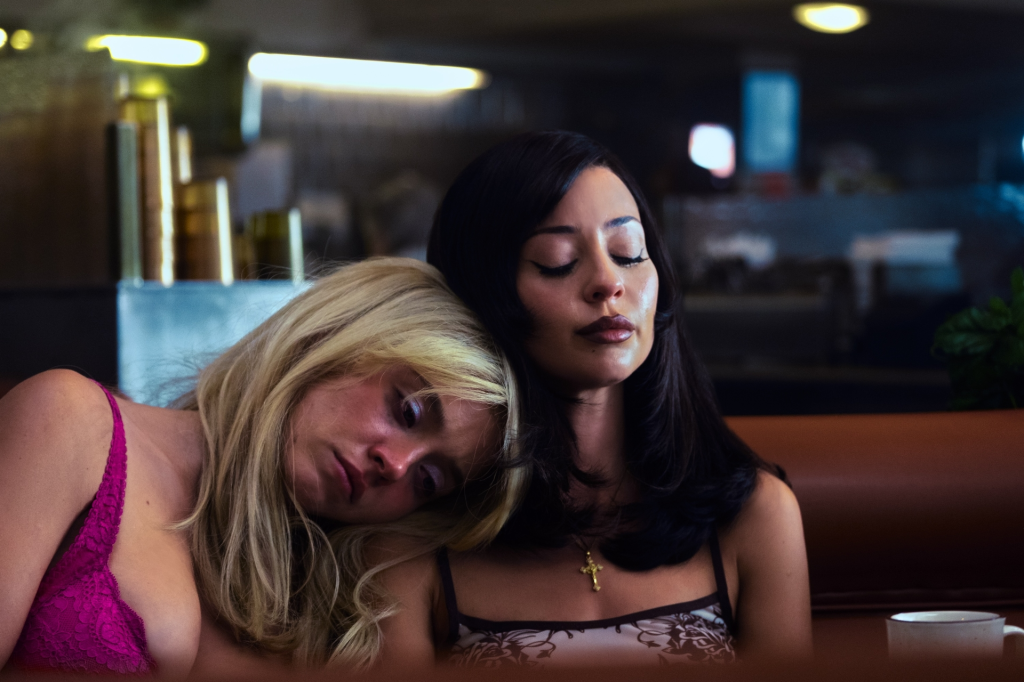 Sydney Sweeney e Alexa Demie em cena de Euphoria